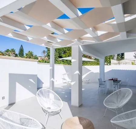 Total White Villa *